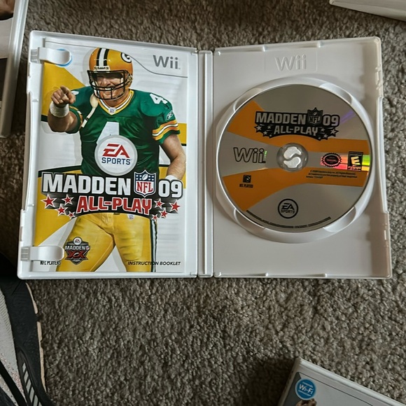 Madden NFL 09 Wii Game- great condition! - Picture 3 of 4